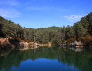 Llac a la zona de Capolat (Berguedà), on hi ha 4 terrenys d