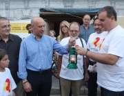 Recepció de la Flama a la Paeria de Lleida, amb el Club Ciclista Terra Ferma Font: Hermínia Sirvent (Paeria de Lleida)