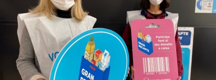 Persones voluntàries col·laboren en un supermercat a la ciutat de Barcelona. Font: El Gran Recapte