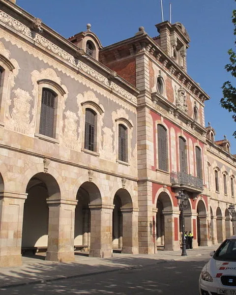 Façana del Palau del Parlament. Font: Viquipèdia