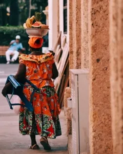 L’objectiu és abordar el lideratge social i el poder de la paraula a través del projecte ‘Narrar per viure’. Font: Unsplash.