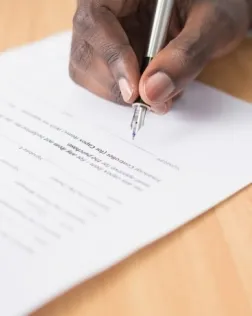 L’objectiu és aprendre què representa i què pot aportar a la fundació la captació de fons a través d’herències o llegats. Font: Unsplash.
