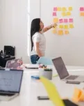 L’objectiu és aprofundir en la gestió associativa en l’àmbit de projectes i comunicació. Font: unsplash.
