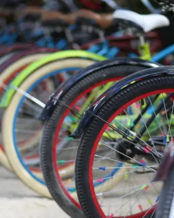 El baix nombre de denúncies no mostra la realitat social catalana. Font: Canva.