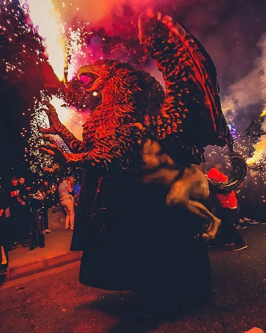 El Festival d’Enceses del Bestiari de Catalunya ha obert les inscripcions per tornar a encendre Artesa de Lleida. El Festival d’Enceses del Bestiari de Catalunya ha obert les inscripcions per tornar a encendre Artesa de Lleida.