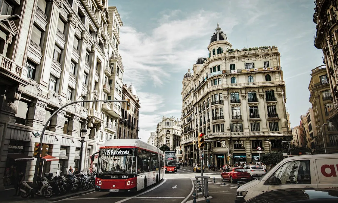 Més de seixanta incidències d’LGTBI-fòbia al transport públic de Catalunya durant els darrers cinc anys. Font: Pexels