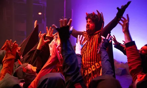 Instantània d'una representació dels Pastorets de la Sala Carlins.