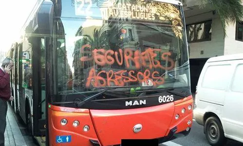 Pintada a un autobus. Font: SEPC