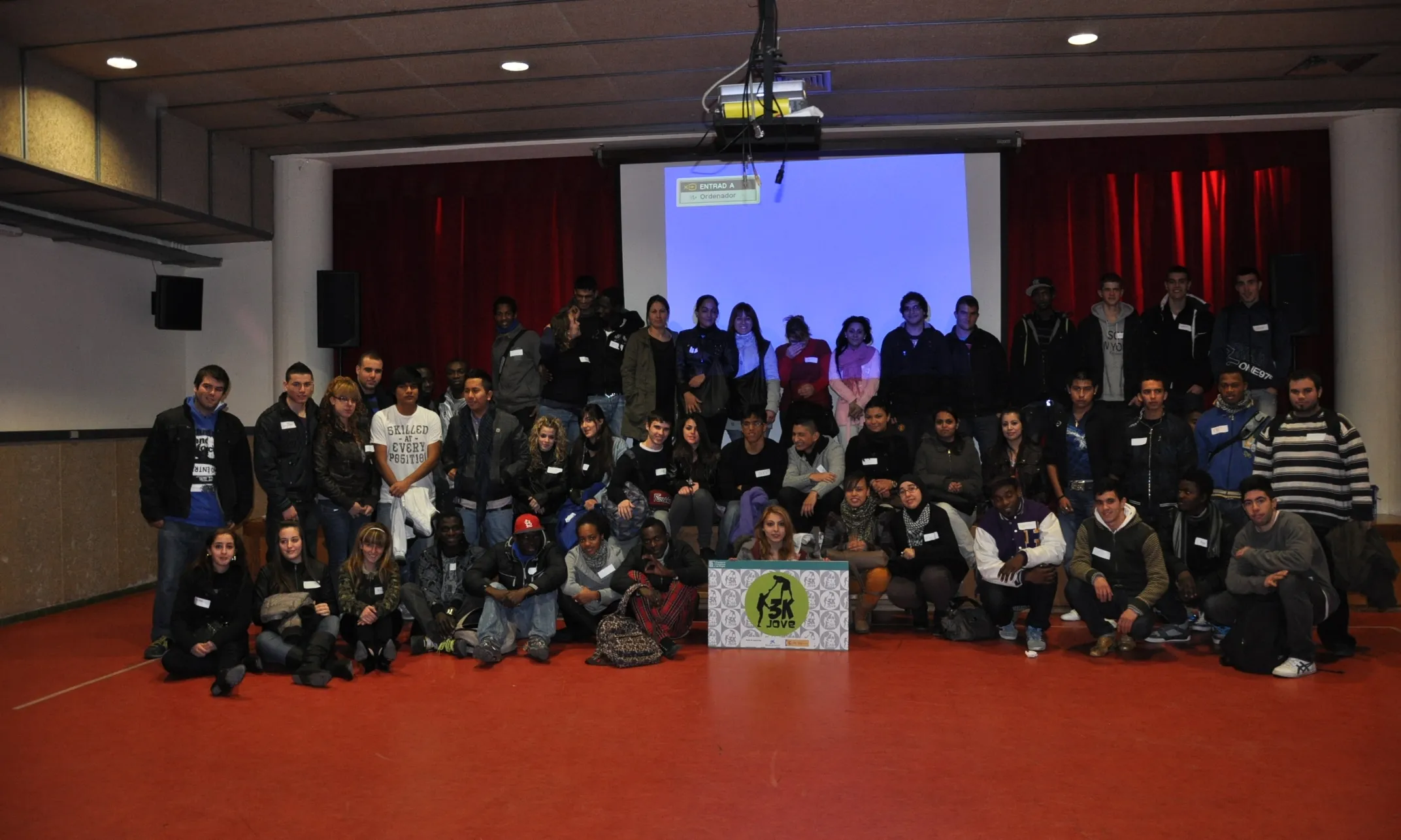 Fotografia de grup a la presentació del Tresca Jove 2012
