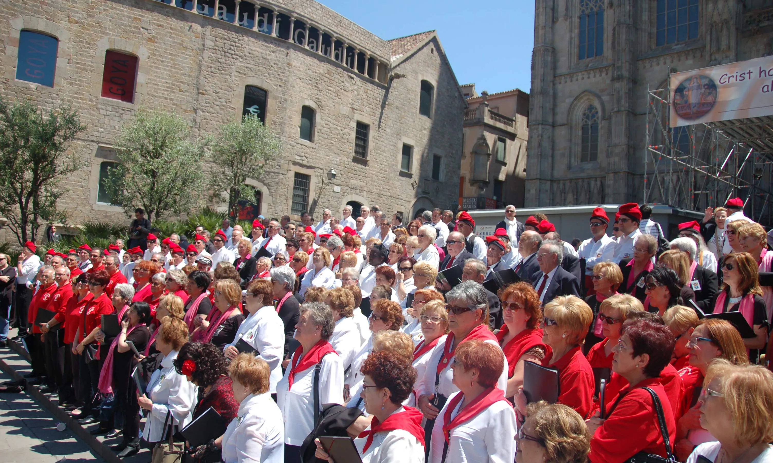 Cantada de caramelles a la Plaça de la Catedral de Barcelona (Foto: FCC)