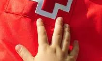 Imatge mà i logotip Creu Roja