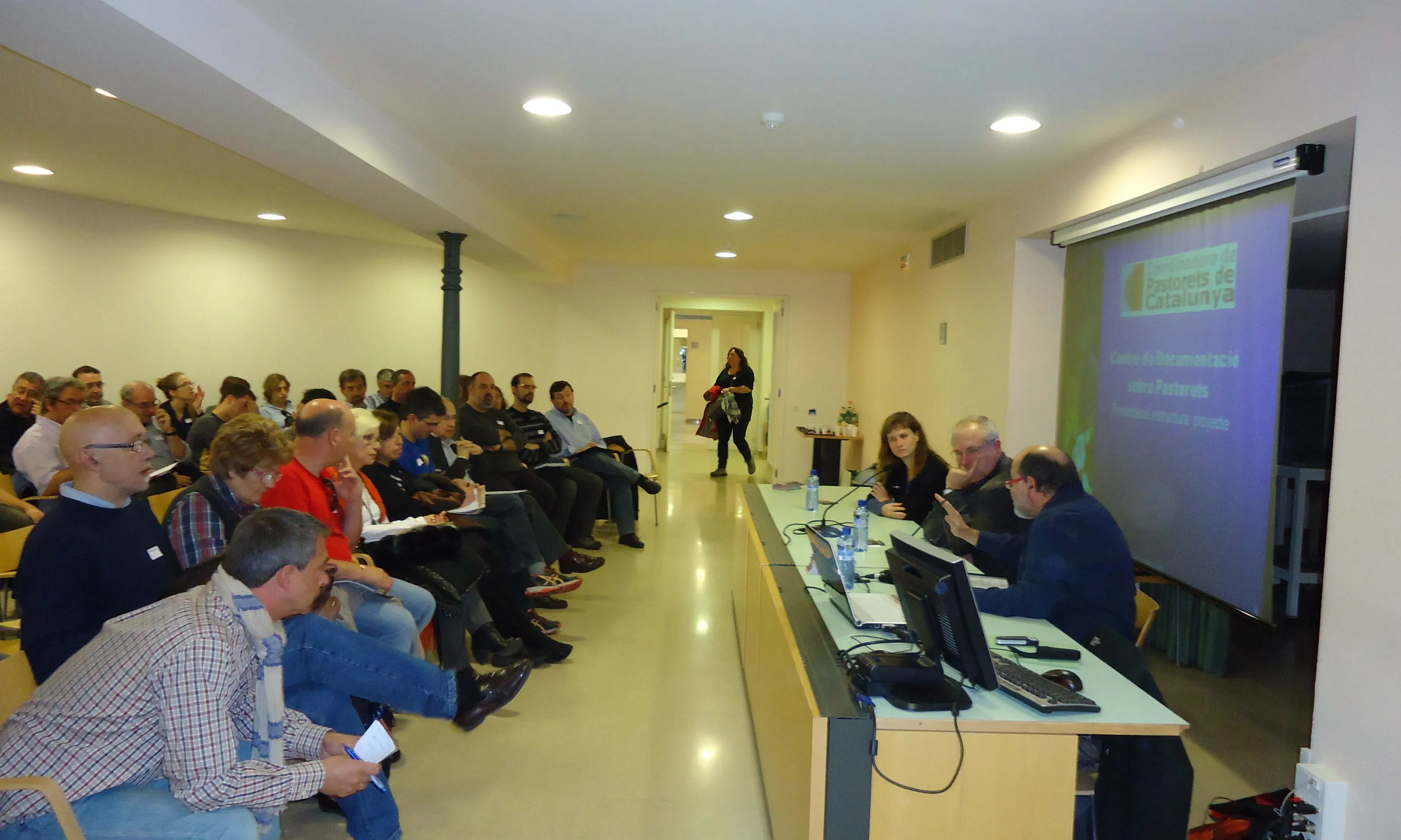 Imatge de l'Assemblea on es va aprovar la creació d'aquest espai