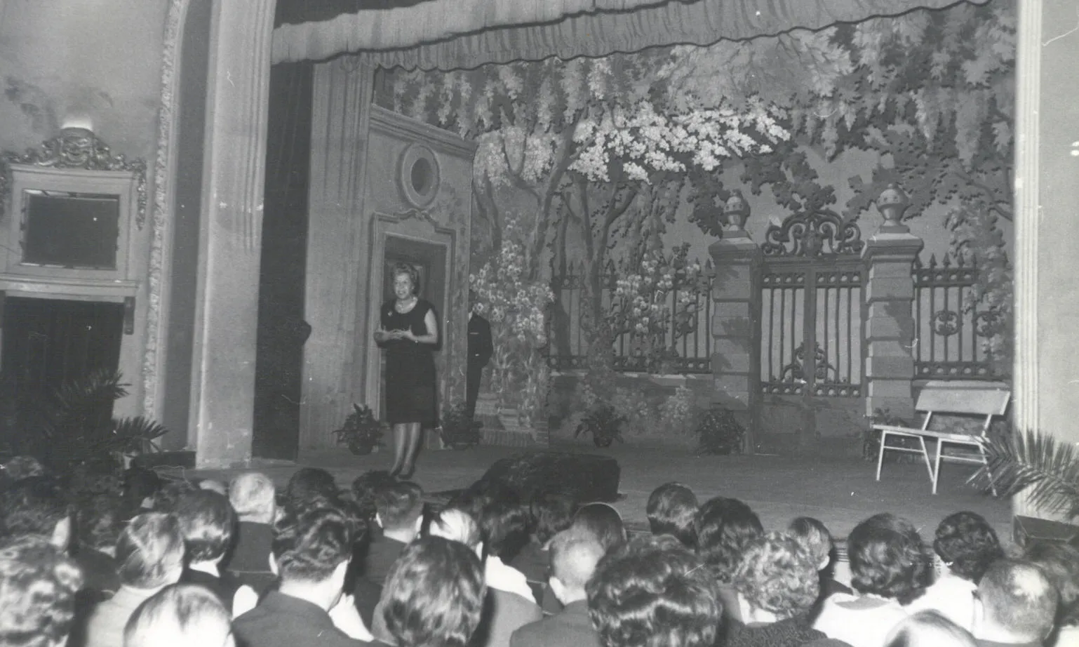 Representació a l'antic teatre del Centre Cultural el Social de Terrassa