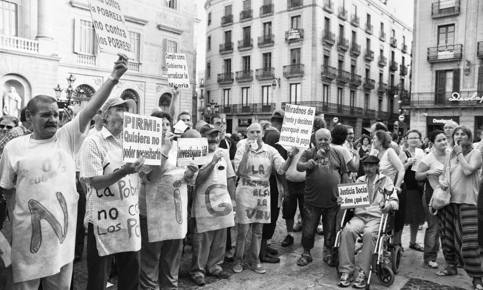 Persones reclamant renda mínima. Font: Assemblea d'Aturats de Barcelona