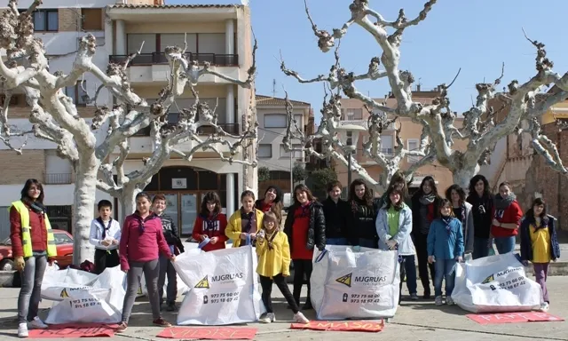 A Linyola, l'AEiG Mascançà va recollir 63 quilos de brossa.