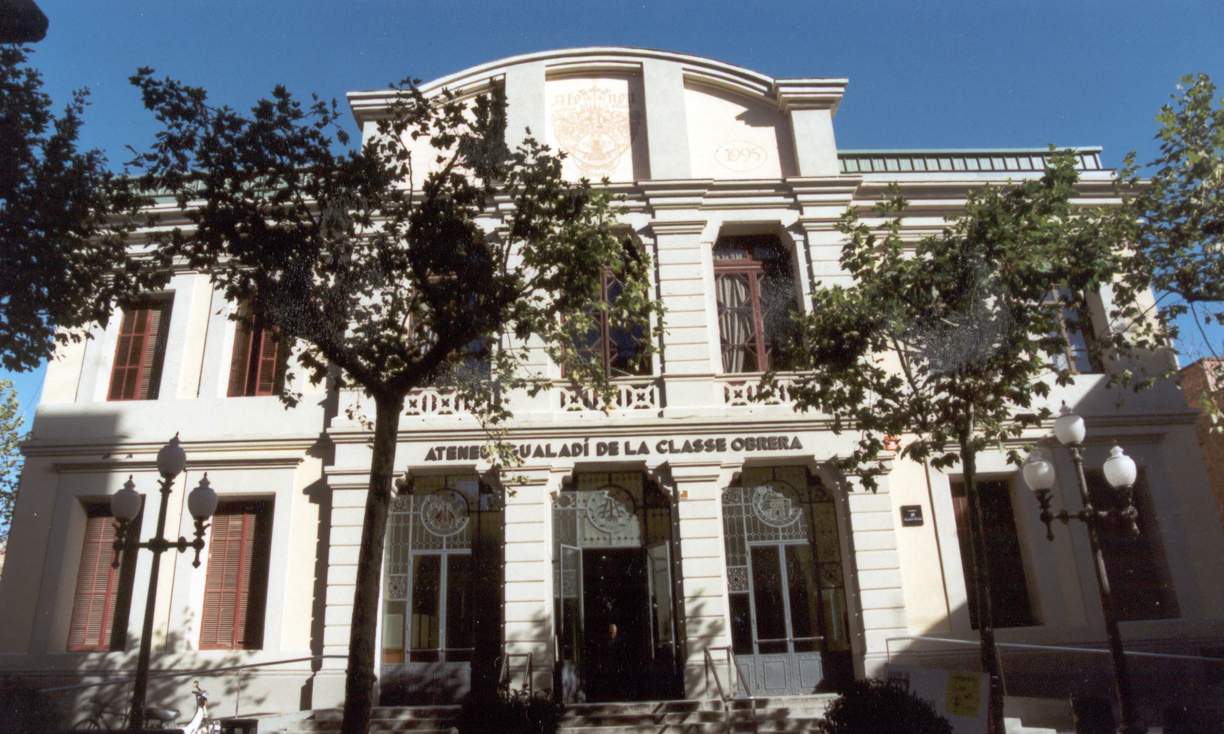 Façana de l'Ateneu Igualadí