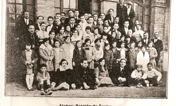 Fotografia de la Secció de Teatre de l'Ateneu Igualadí