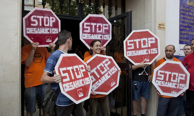 Stop desnonaments (Font: Jordi Ferrer, flickr.com)