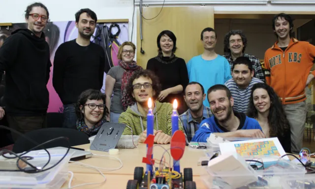 Anar a una trobada d'Arduino pot ser una bona opció per aprendre'n!