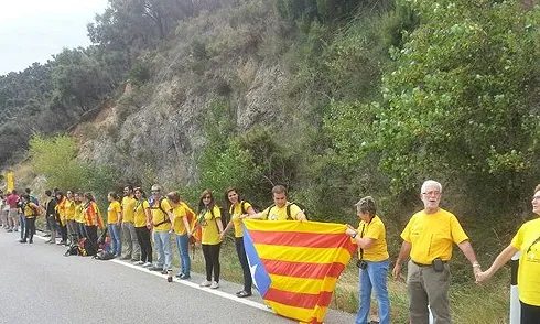 Imatge d'un tram de la via catalana 2013 - Font: naciodigital.cat