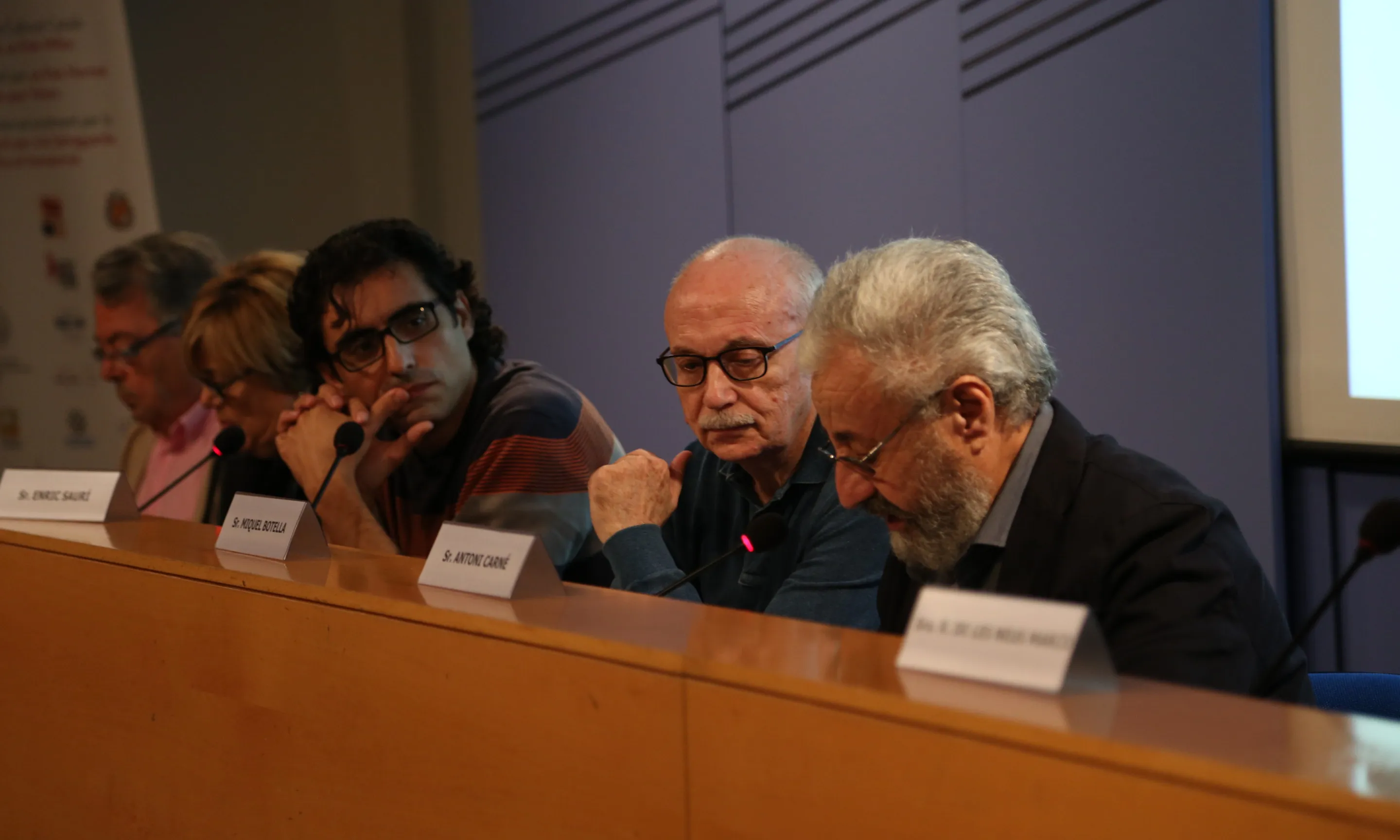 D'esquerra a dreta: Rafael Hinojosa, Lluïsa Celades, Enric Saurí, Miquel Botella i Antoni Carné