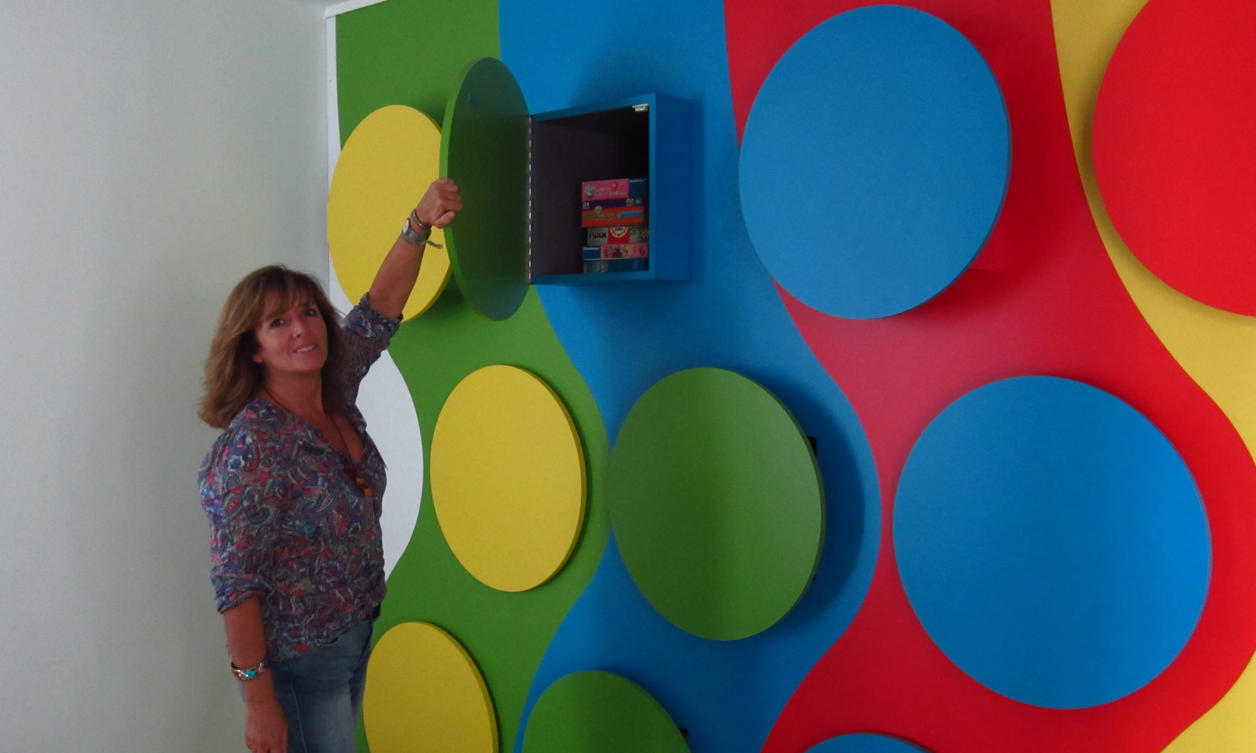 Maite Golmayo a la sala de jocs de la Casa dels Xuklis (Font: Elena Albouy)