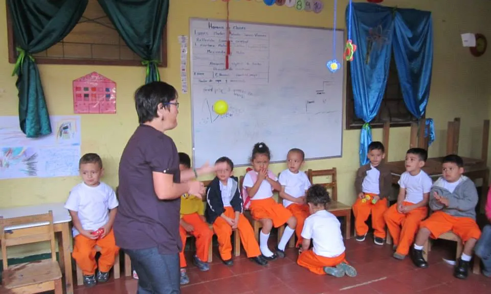 Nens i nenes de l'escola - Font: Facebook de la Fundació Cristal