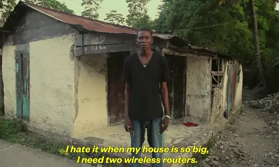 Fotograma del vídeo de l'ONG Water is life sobre "els problemes d'occident"