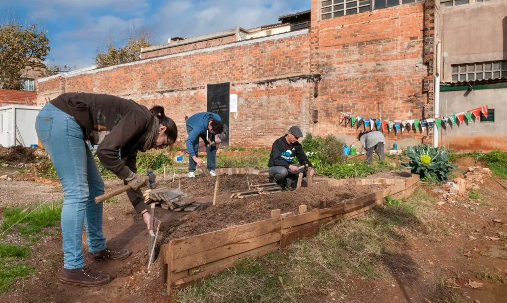 Espai polivalent a Poblenou connect HORT (connecthort@gmail.com) Espai polivalent a Poblenou connect HORT (connecthort@gmail.com)