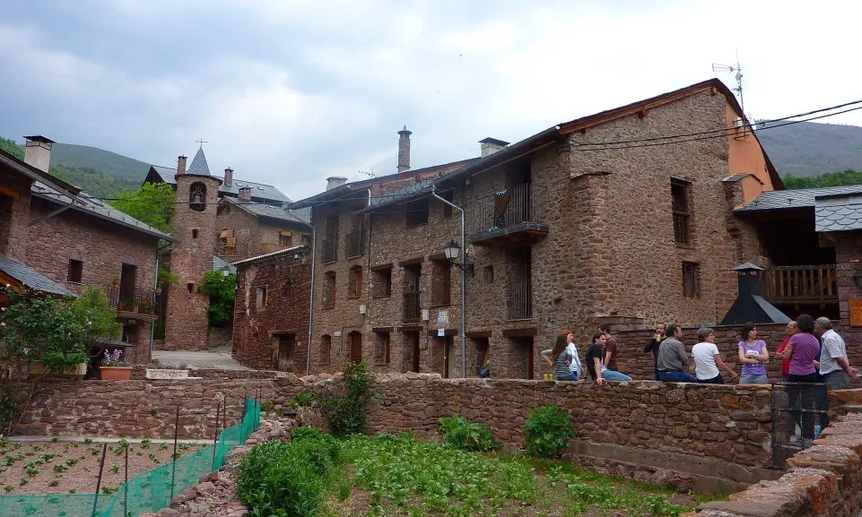 El Refugi és una casa més del poble.