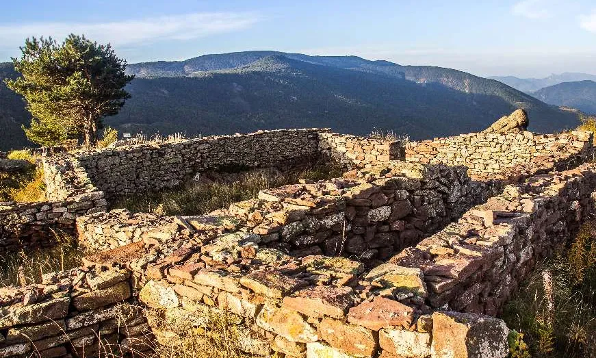 La vall de Siarb és rica en patrimoni cultural i natural.