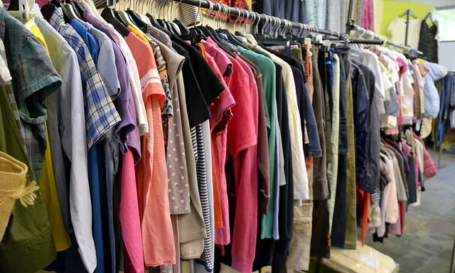 Roba a l'interior d'una botiga. Font: Marc Wathieu, Flickr 