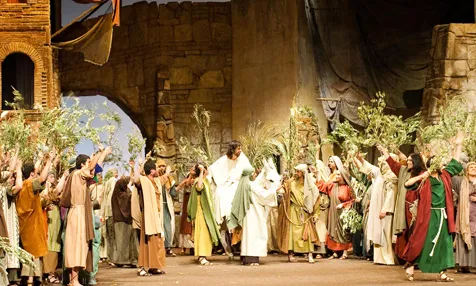 Entrada de Jesús a Jerusalem. Foto: Xavi Calzada / La Passió d'Olesa