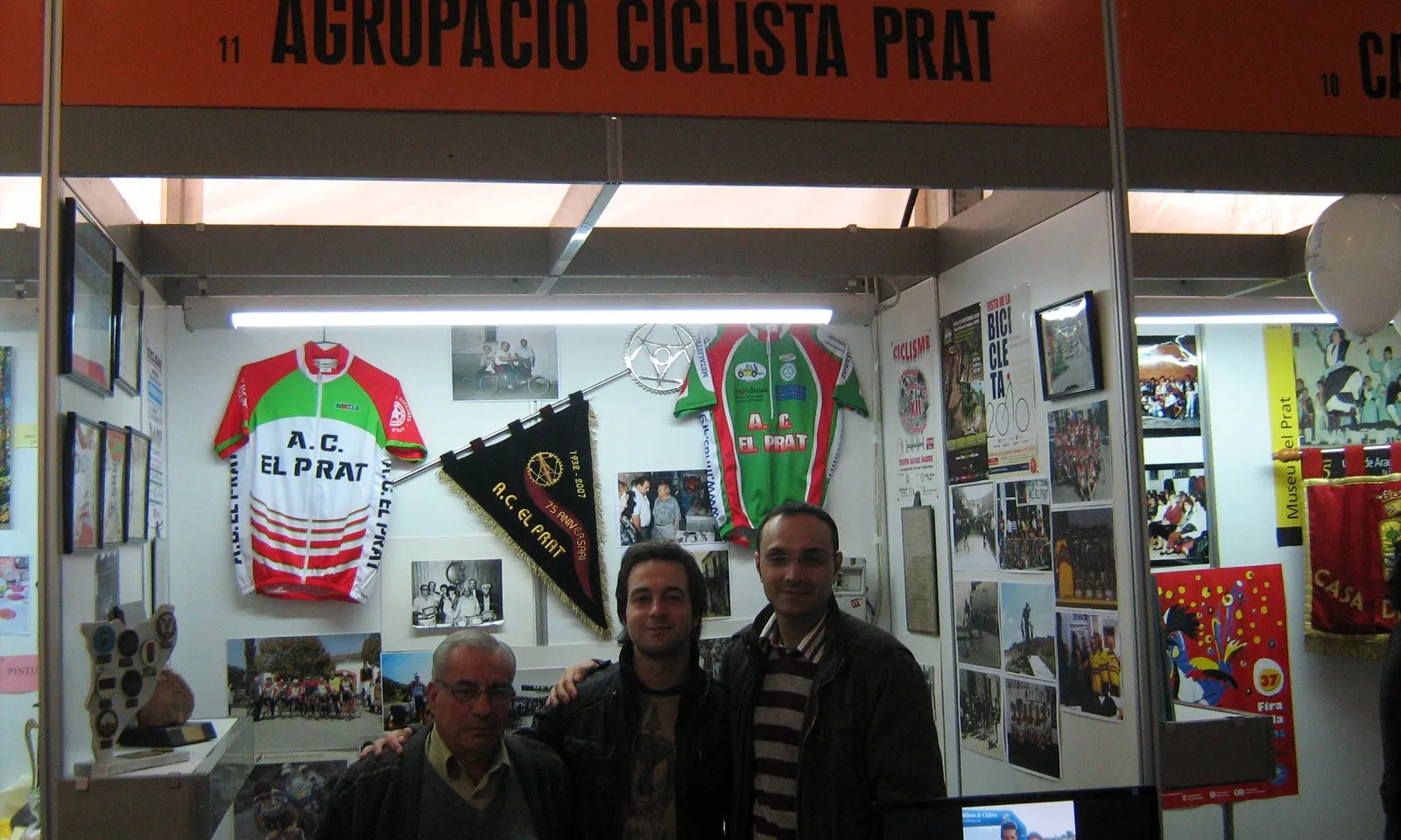Mostra d'entitats a la Fira del Gall del Prat de Llobregat.