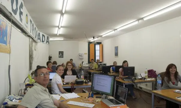 La Margot integrada a l'equip d'iWith durant el seu voluntariat. Font: iWith.org