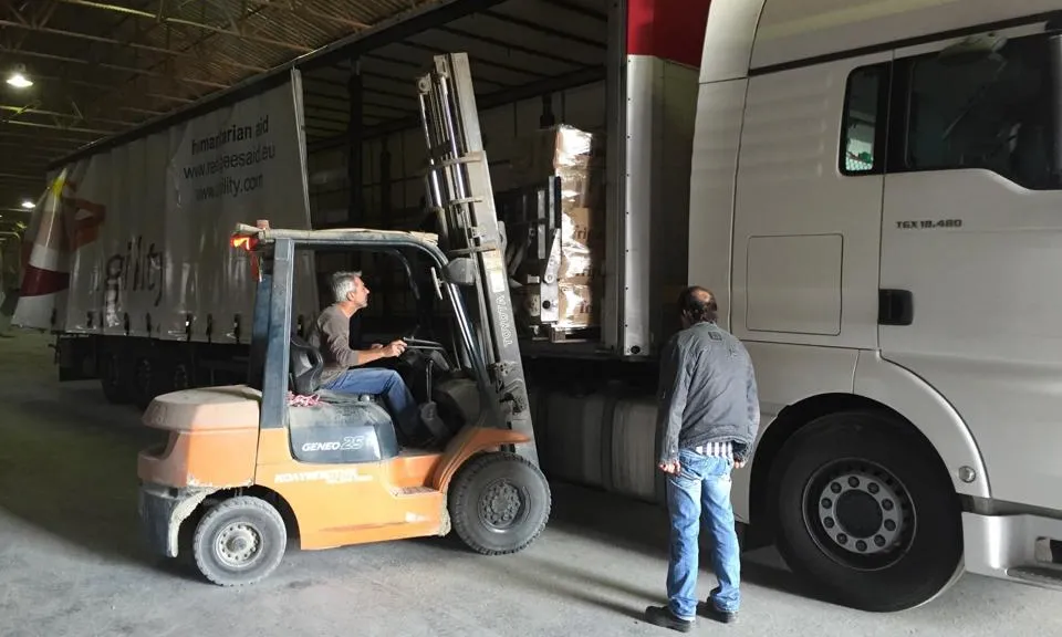 Enviament de roba a Grècia amb Agility. Font: Refugees Aid Facebook