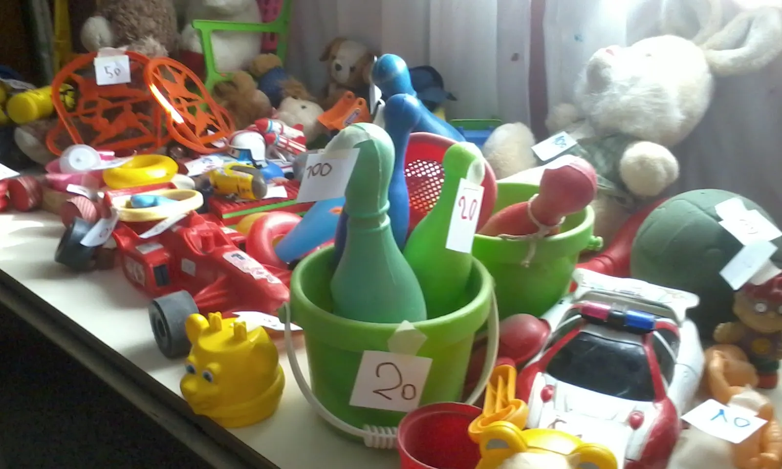 Donació de joguines. Font: Wikimedia