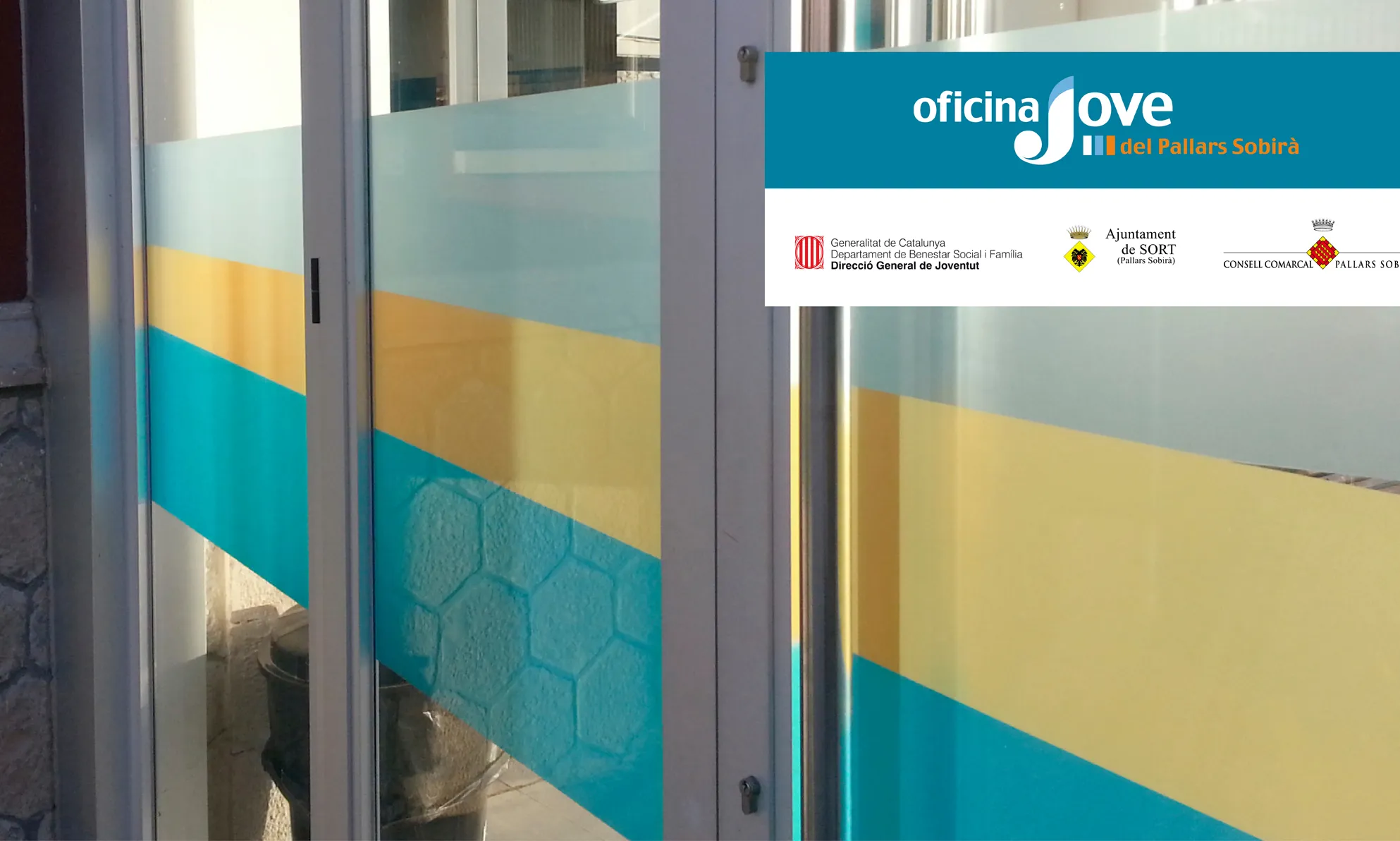 L'entrada a l'Oficina Jove