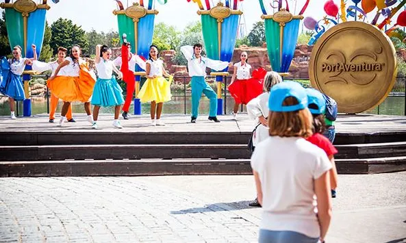 Imatge d'edicions anteriors del Somriu per la Infància.