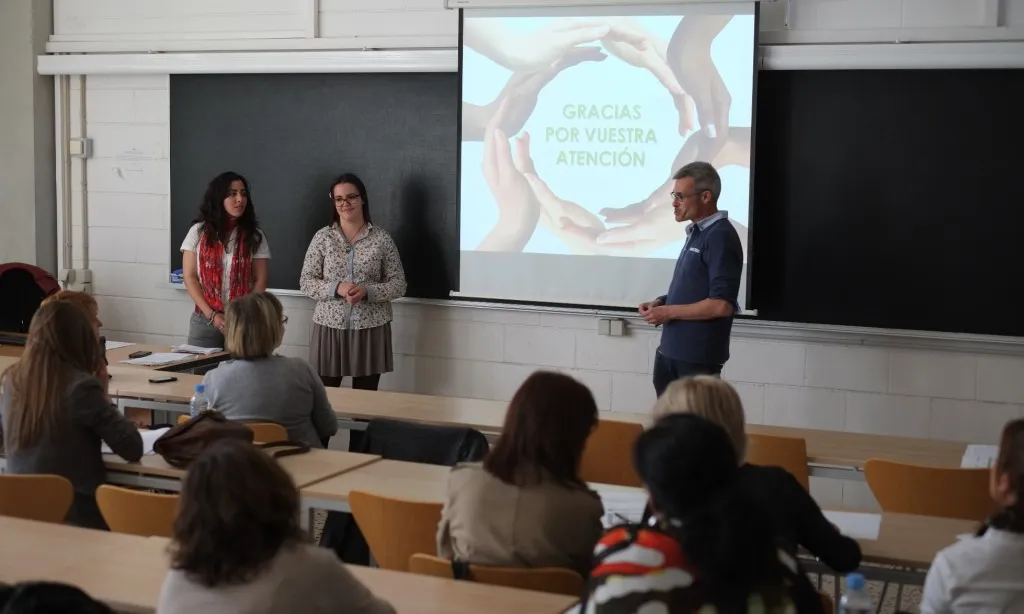 El mercat compta enguany amb el Catàleg de propostes digital, que inclou més de 100 propostes (Font. Àrea d'ApS de la URV)