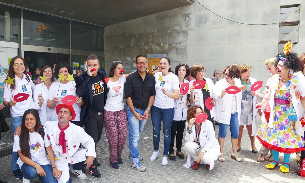 Llançament massiu de petons 2015 (Font: vhebron.net)