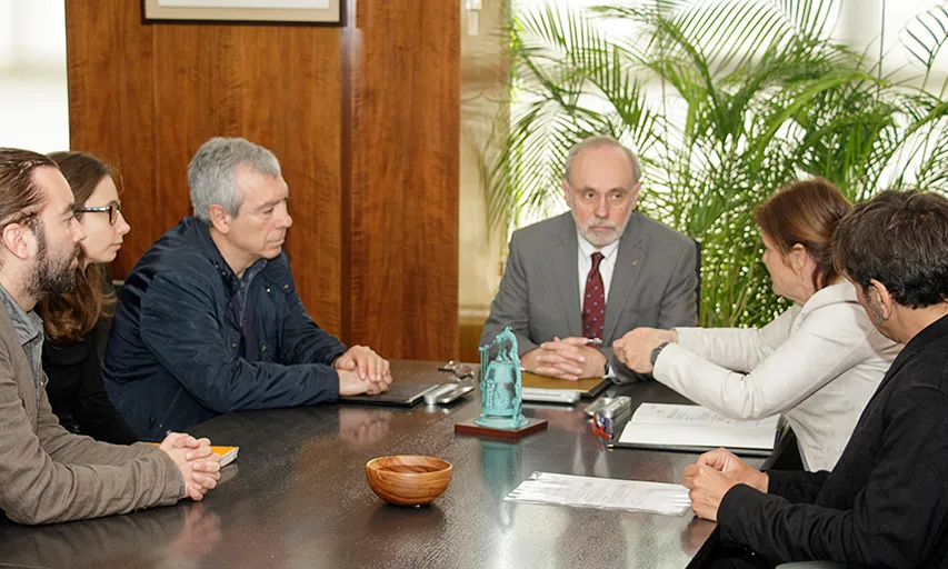 Reunió i trobada per a la signatura del conveni entre les dues institucions (Font: FAS)