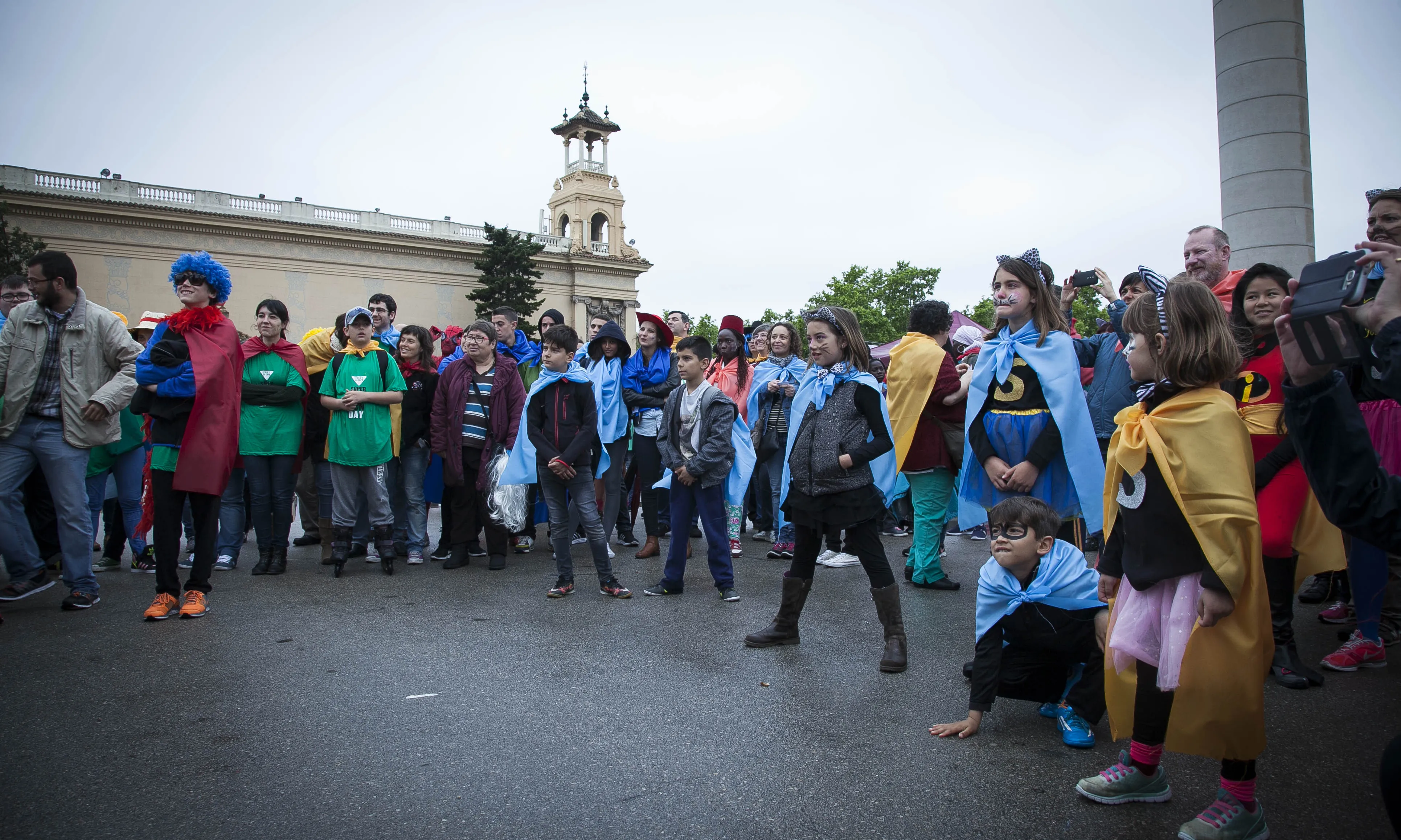 Superheroi(ne)s a la festa de diumenge