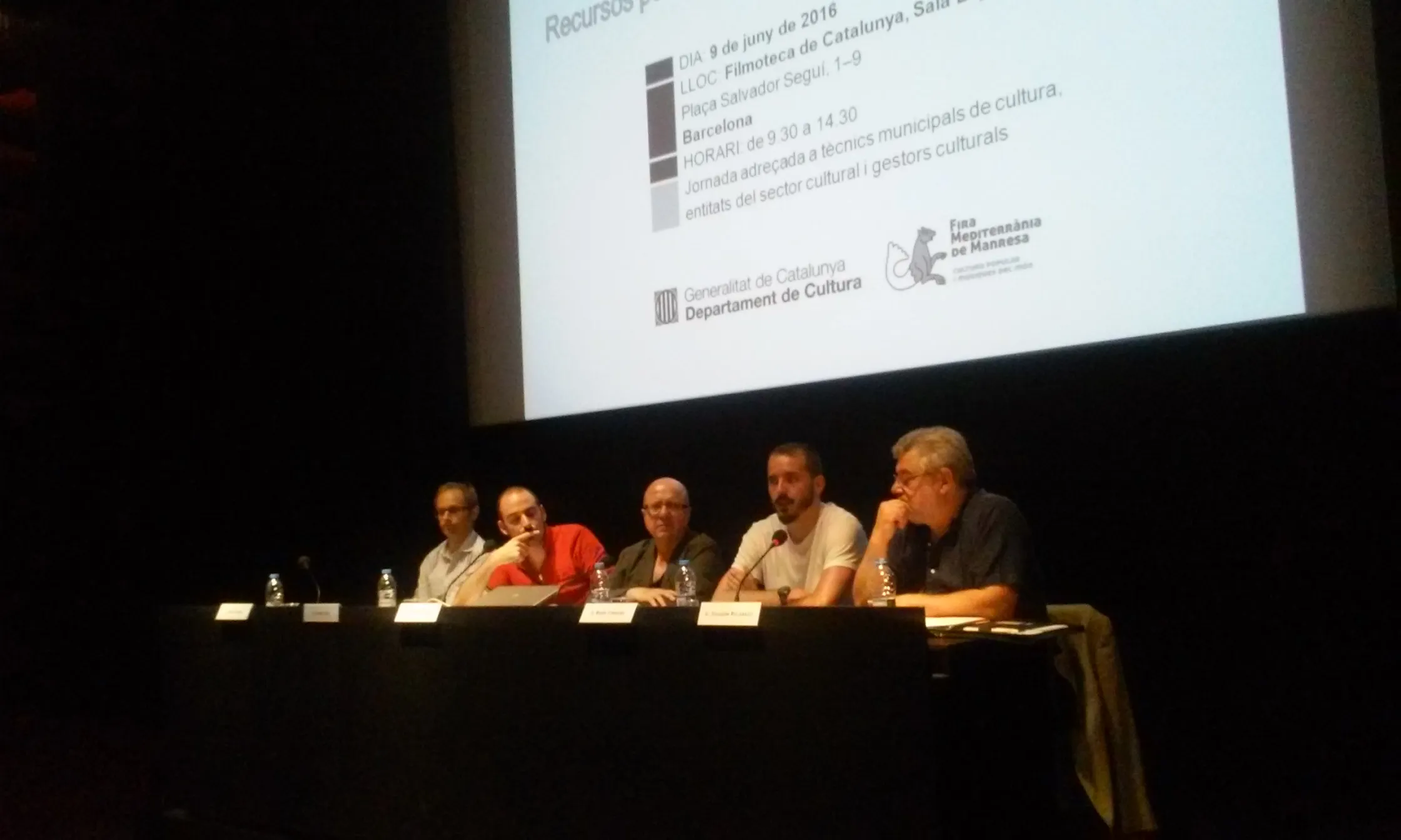 Taula de debat durant la Jornada de Cofinançaments culturals. Font: Suport Associatiu