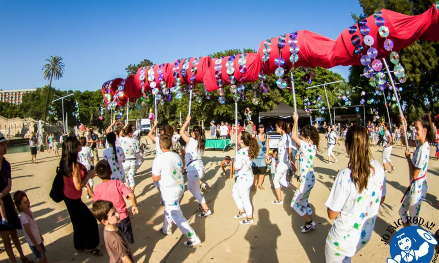El Parc de la Ciutadella és va omplir de diferents actes i activitats per celebrar la Tamborinada 2015 (Font: fundaciolaroda.cat)