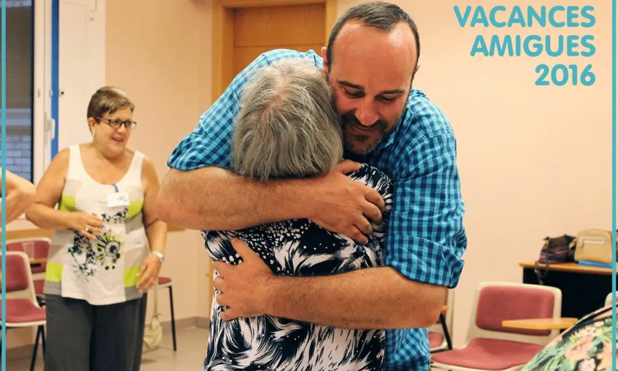 Els voluntaris/es són una peça clau en el desenvolupament de les "Vacances Amigues". (Font: Amics de la Gent Gran)