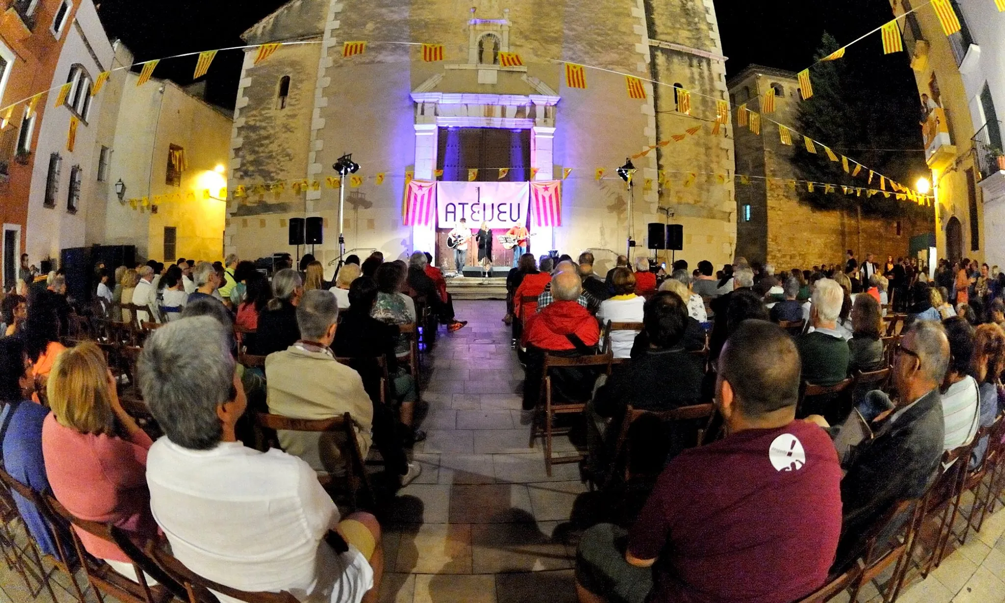 La plaça de l'Assumpció de La Geltrú acull la mostra des del 2006 (font: Ateveu).