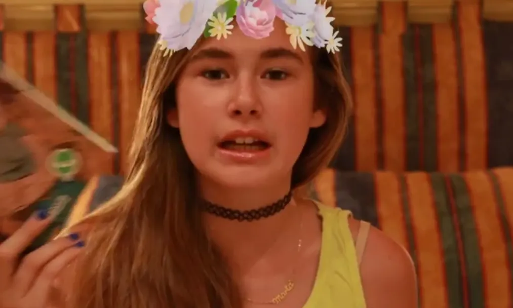 La Marta Botet és una youtuber especialista en recomanacions literàries.