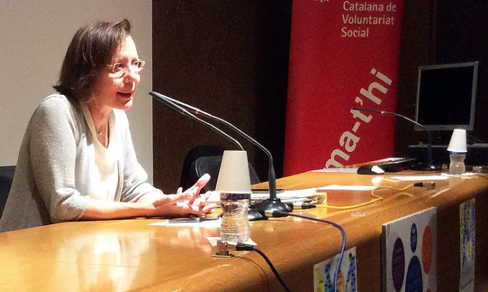 La política Montserrat Tura a la III Jornada de voluntariat i salut a Girona
