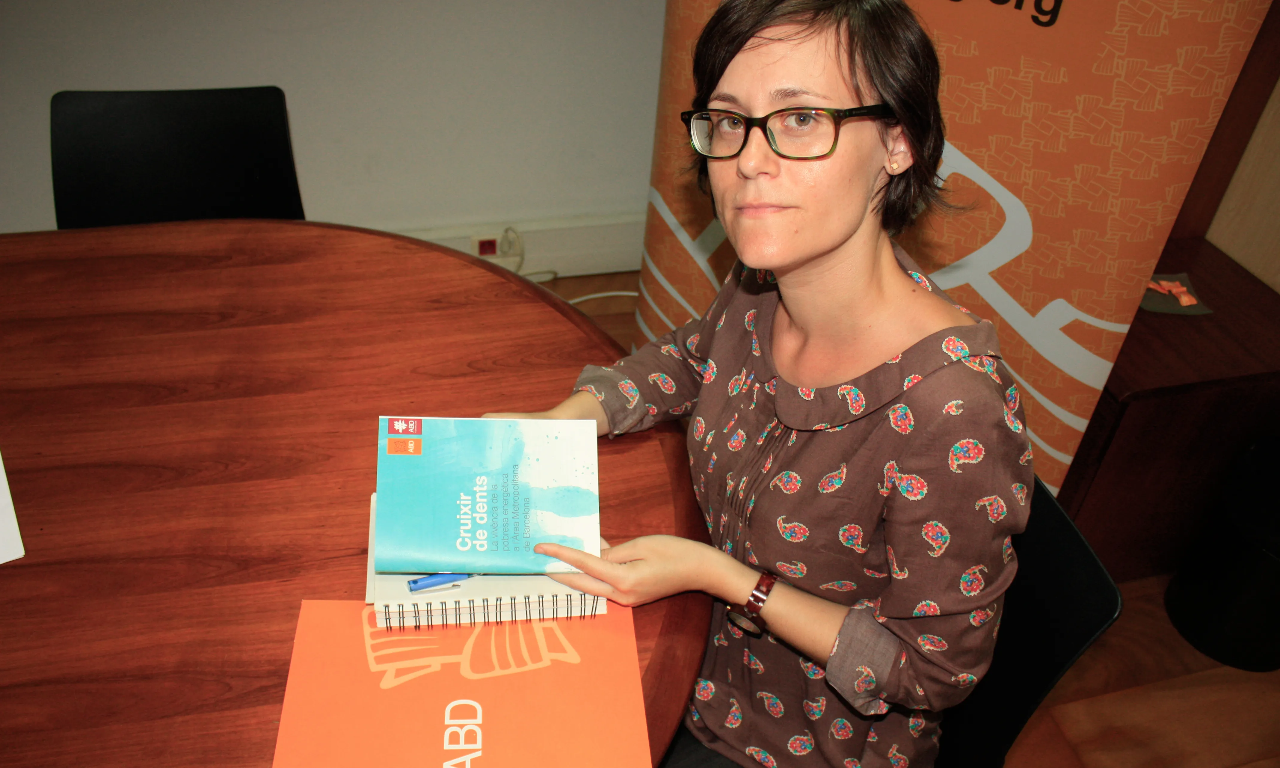 Núria Salas mostra l’estudi d’ABD sobre pobresa energètica (Font: Liana Aguiar/FCVS)